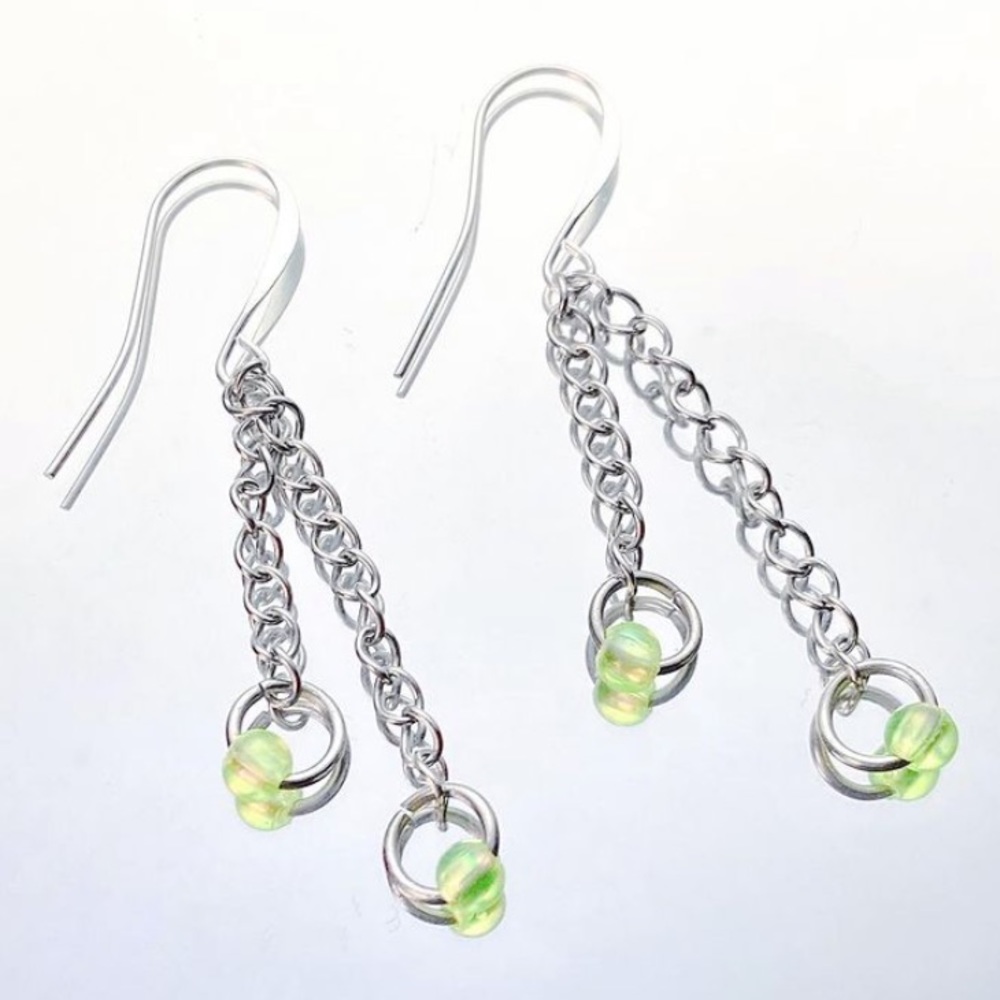HANDMADE layered earring with green bead💚